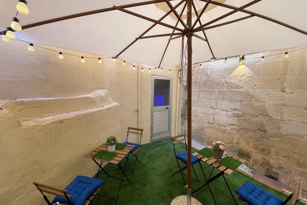 2 Bed Apt In Heart Of St Julians - 5Min From Seafront Сент Джулианс Экстерьер фото