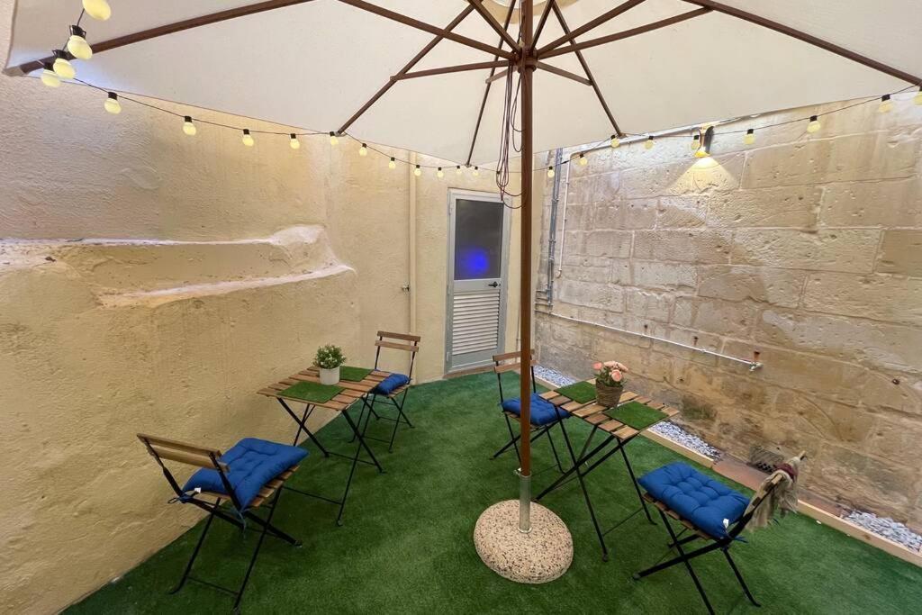 2 Bed Apt In Heart Of St Julians - 5Min From Seafront Сент Джулианс Экстерьер фото