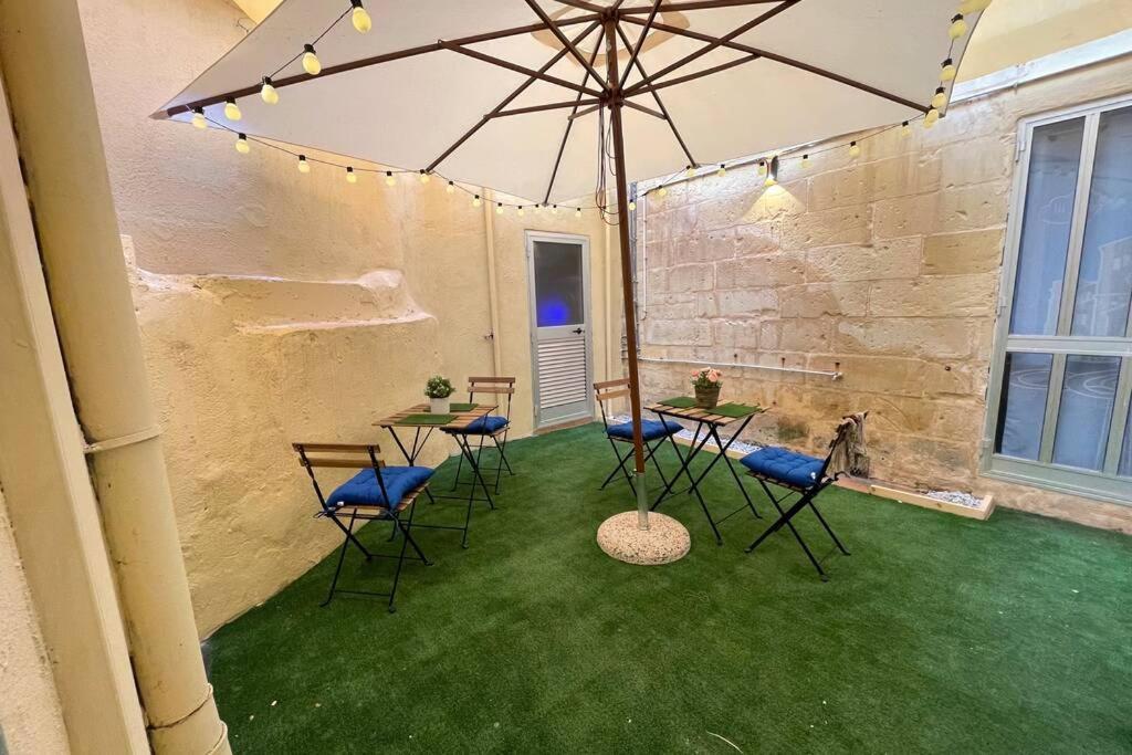 2 Bed Apt In Heart Of St Julians - 5Min From Seafront Сент Джулианс Экстерьер фото